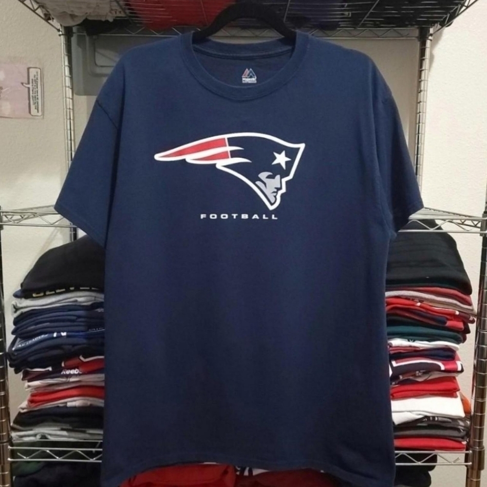New england patriots tee Vintage Large Graphic Print Made in USA Mens Size L